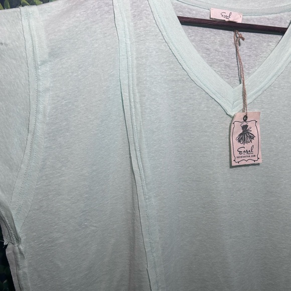 Easel Light Green V-Neck Short Sleeve Tee - Picture 5 of 5